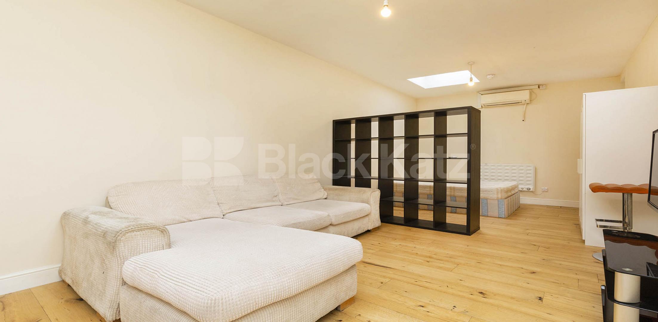 Studio property located within a secure gated development High Street , Hornsey 